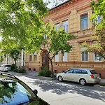 Szandi Belvarosi *